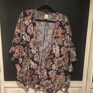 Short sleeve cardigan/kimono